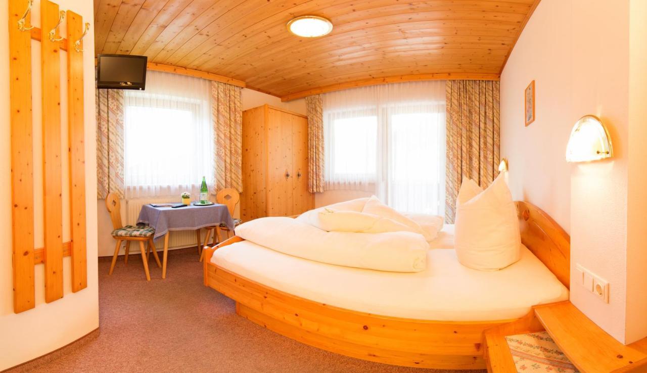 Bed and Breakfast Haus Elisabeth Нойштифт-им-Штубайталь Номер фото